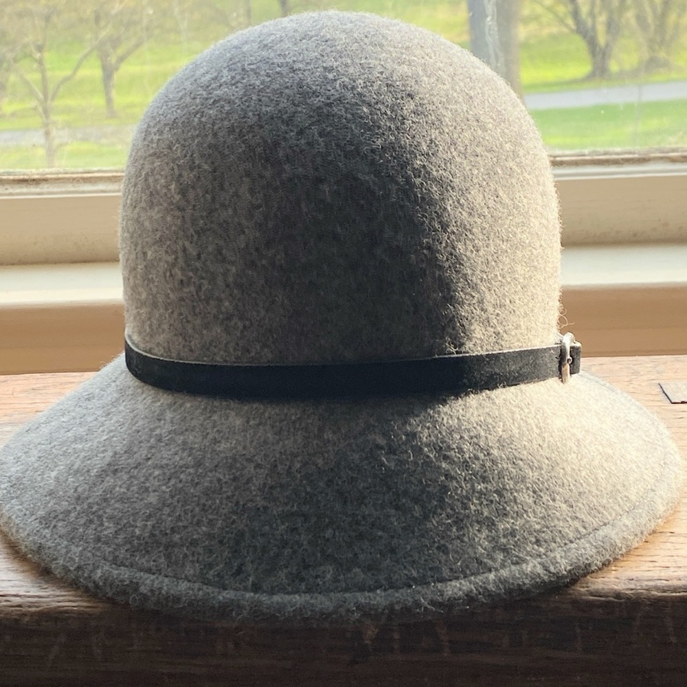 Gray Wool Women's Hat with Black Band